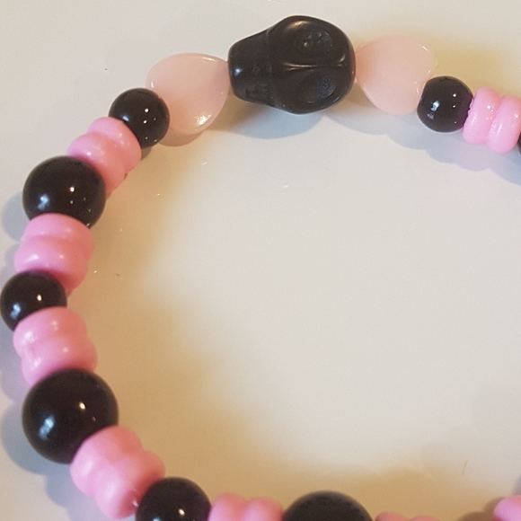 💀💗 Loving bones Onyx glow bracelet - Picture 2 of 5